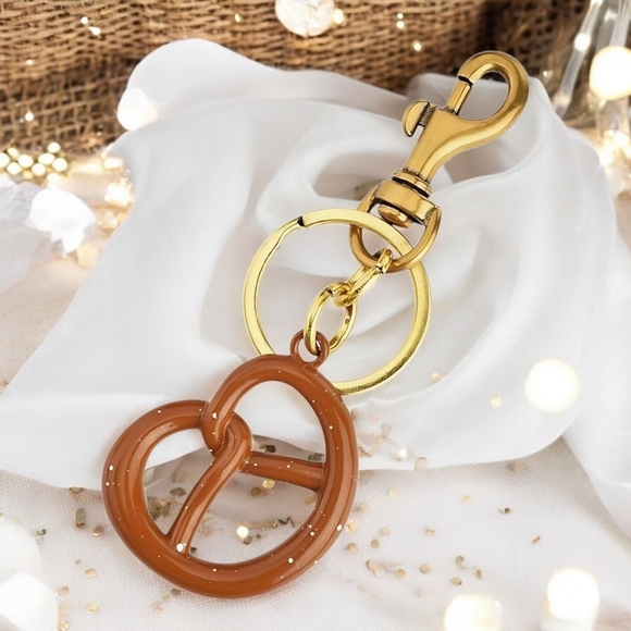 Cute Fun Pretzel Keychain Charm | Trendy Purse Bag Backpack Keys Accessory 🎀 - Picture 6 of 10